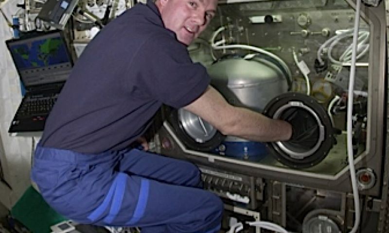 Andre Kuipers opnieuw de ruimte in - Bright