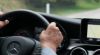 Mercedes-auto's gaan data over toestand wegen aan overheid doorgeven