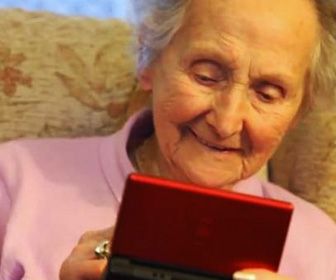 Nintendo DS houdt 100-jarige jong