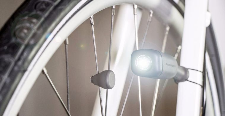 Nieuwe versie fietslamp met magneet: feller en kleiner