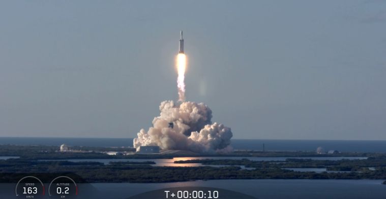 Falcon Heavy van SpaceX maakt eerste commerciële vlucht