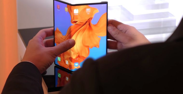 Huawei stelt lancering opvouwbare Mate X uit