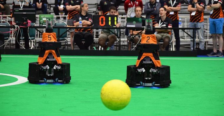 Eindhovense robots winnen twee keer goud op RoboCup