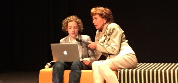 Techreuzen en Neelie Kroes tekenen programmeer-manifest voor scholen