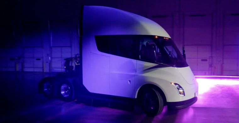Tesla heeft de elektrische vrachtwagen Semi eindelijk af