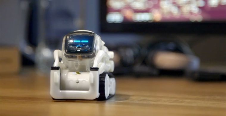 Deze robot is een kruising tussen Furby en Wall-E