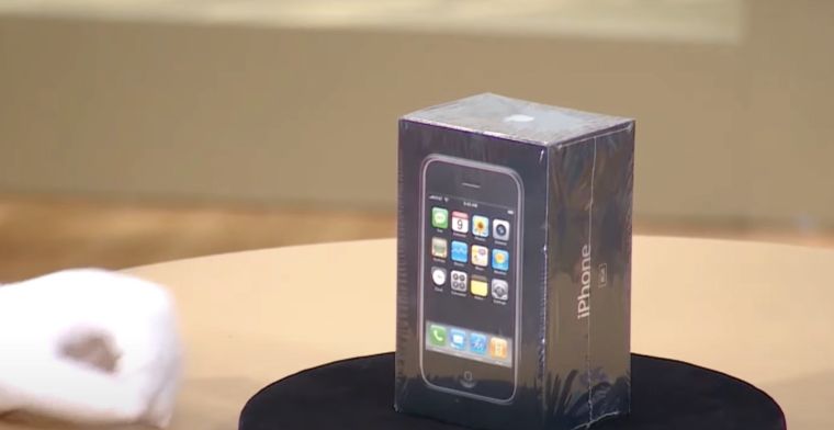 Ongebruikte eerste iPhone geveild voor ruim 63.000 dollar