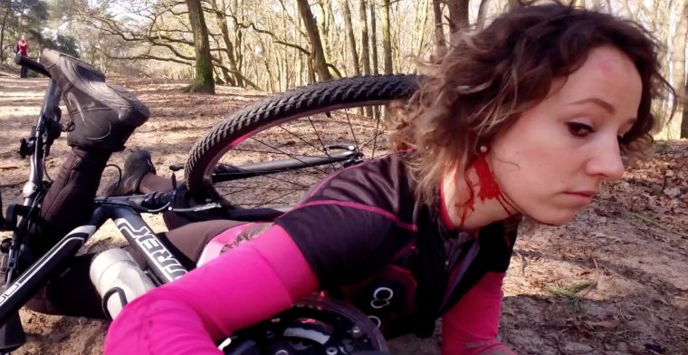 Fitgirl: Hannelore test fietsnavigatie Hammerhead (en gaat onderuit)