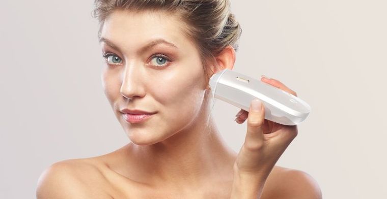 Deze gadget 'print' make-up op je huid