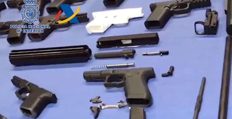Spaanse politie stuit op fabriek voor 3D-geprinte wapens