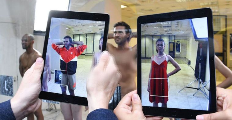 Webwinkel kleedt modellen aan met augmented reality
