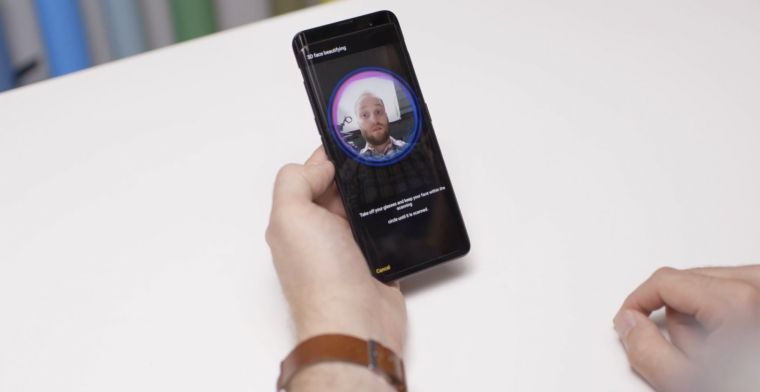 Oppo-telefoon met uitschuivende camera in Nederland te koop
