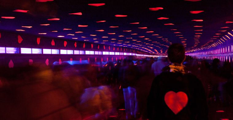 Lichtkunst in Maastunnel was hot: 100.000 bezoekers