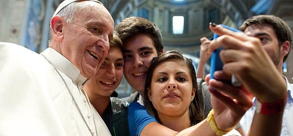 Paus weet het zeker: 'internet is geschenk van God'