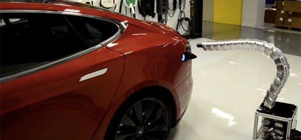 Video: Tesla's oplaadslang sluit zichzelf 'automagisch' aan
