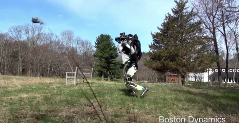 Deze robot jogt als een mens