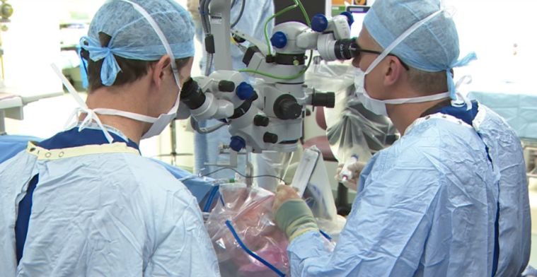 Nederlandse robot helpt chirurgen bij oog-operaties