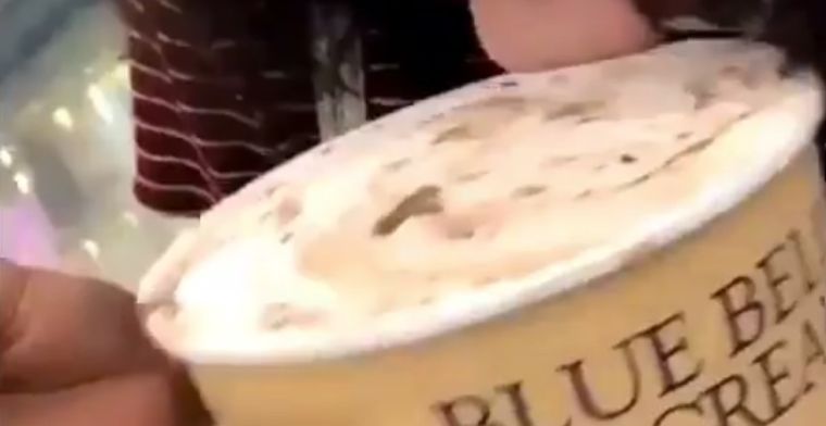 Man likt ijs in winkel voor viral challenge, eindigt in de cel
