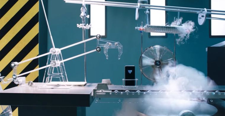 Video: LG G6 getest door Rube Goldberg-machine