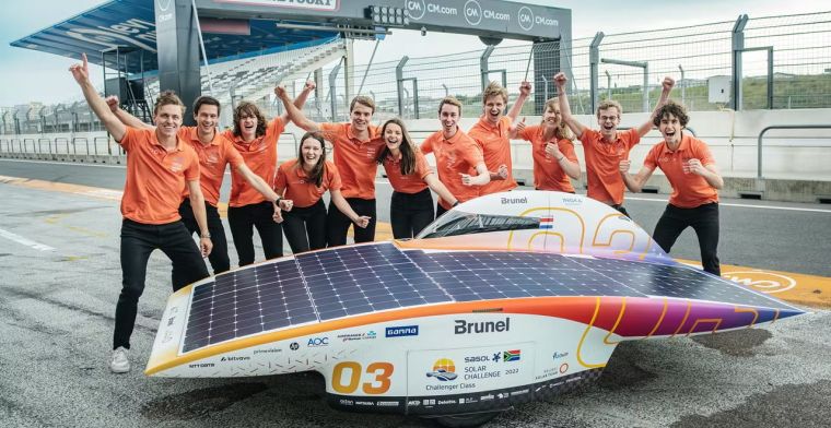 Nieuwe zonneauto van studenten TU Delft heeft extra krachtige motor