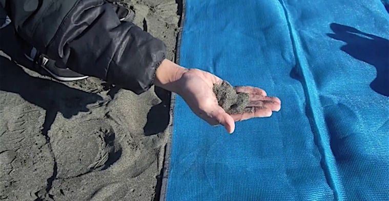 Dit strandlaken is altijd zandvrij