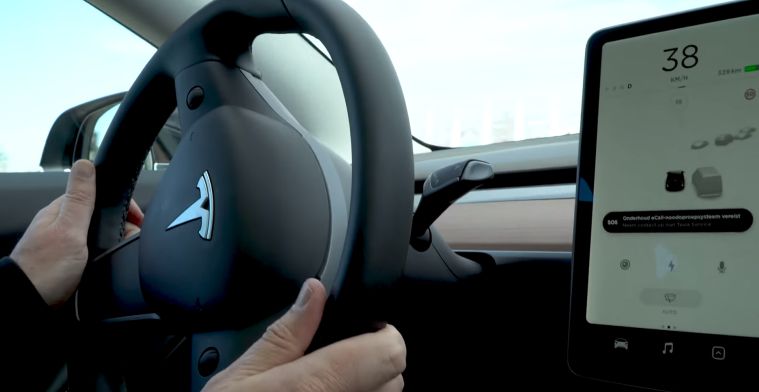 Tesla gaat YouTube toevoegen aan touchscreen in auto