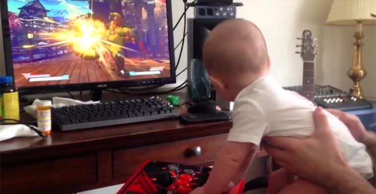 Video: baby is goed in game Street Fighter V