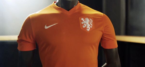 Wat is er hightech aan dat nieuwe 'retroshirt' van Oranje?