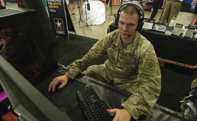 'Leger VS moet stoppen met rekruteren via games'