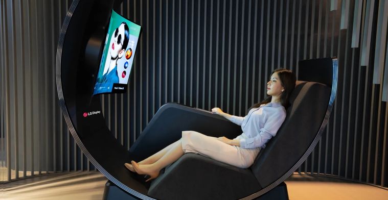 LG toont massagestoel en hometrainer met gebogen oled-schermen