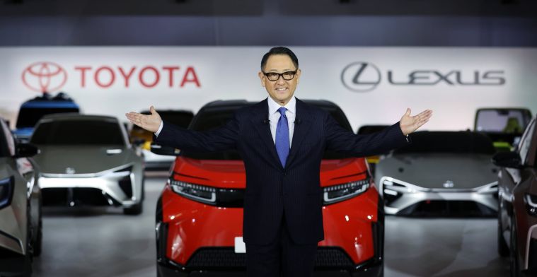 Toyota steekt tientallen miljarden in elektrische auto's