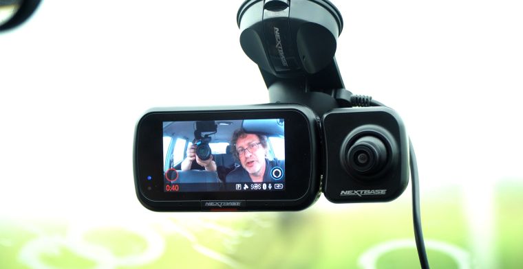 Getest: deze dashcam filmt op de weg, maar ook in de auto
