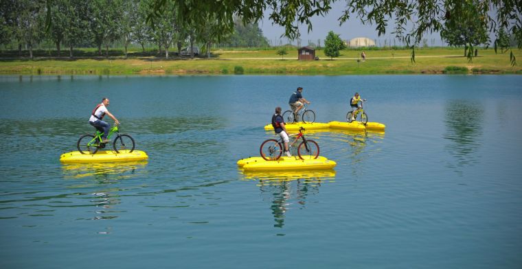 Zo fiets je met je eigen fiets over het water