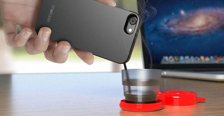 Dit telefoonhoesje is tegelijk een espresso-apparaat
