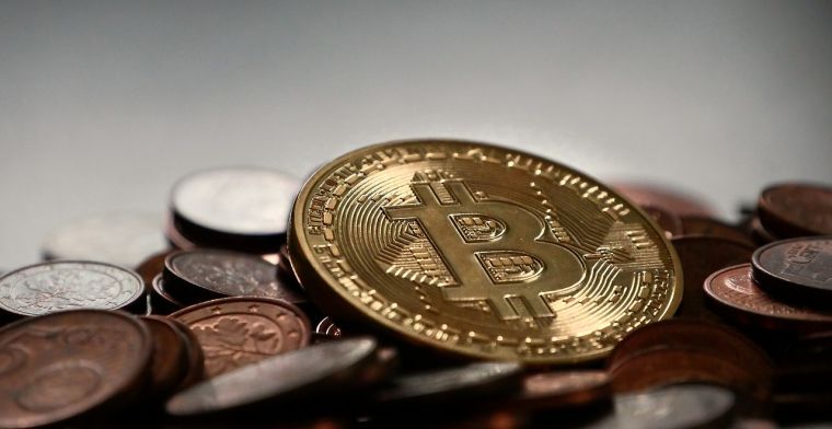 Koers bitcoin duikt omlaag na recordwaarde van 5000 dollar