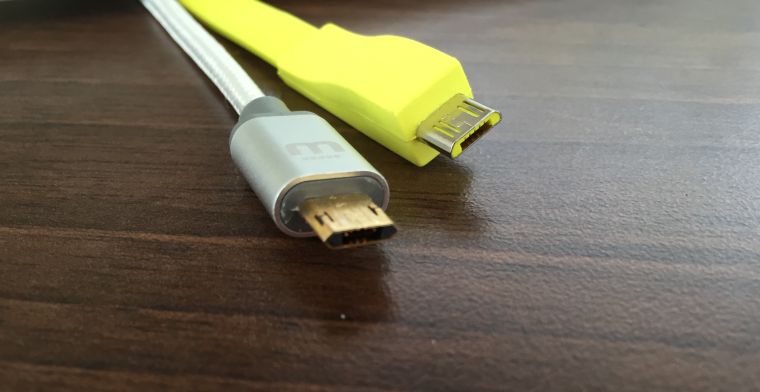 Hoe bevalt de omdraaibare USB-kabel?