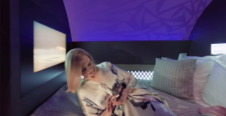 VR van de Week: Nicole Kidman in een chic vliegtuig