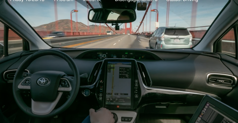 'Ex-Uber-medewerker rijdt in zelfrijdende auto dwars door VS'