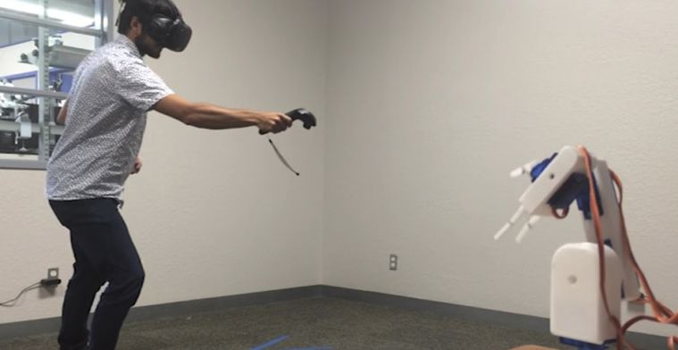 Deze robotarm is te bedienen met virtualreality
