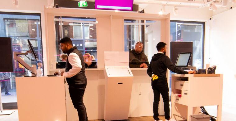 T-Mobile heropent winkels als loket