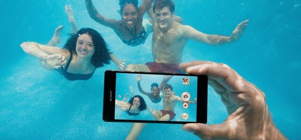 Sony: 'Gebruik onze waterdichte telefoons niet onder water'