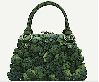 Een slipje van sla en een tas van broccoli
