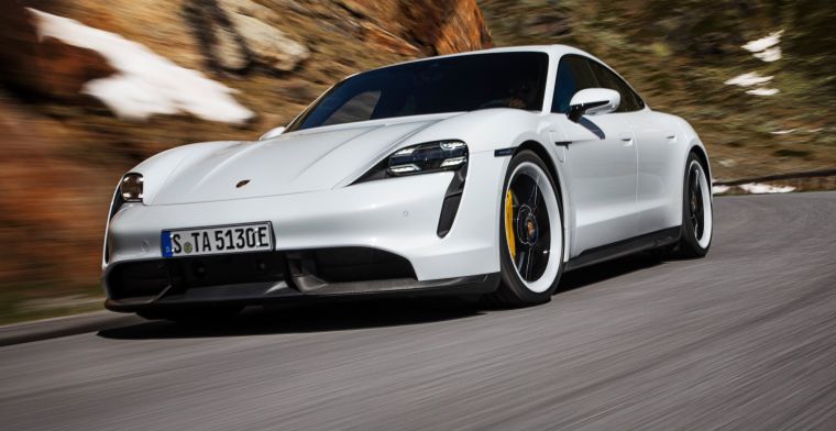 Elektrische Porsche Taycan kost ruim anderhalve ton