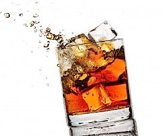 Slim ijsklontje waarschuwt voor dronkenschap