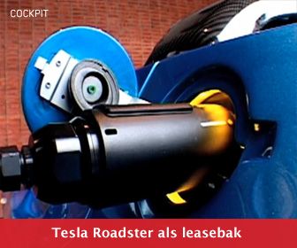 Cockpit: Tesla Roadster