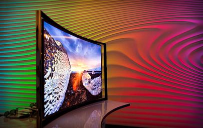 Samsung presenteert gebogen OLED tv