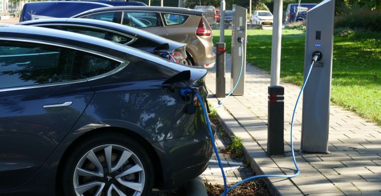 Nederlander kiest vaker elektrische auto: 'Dankzij subsidie'
