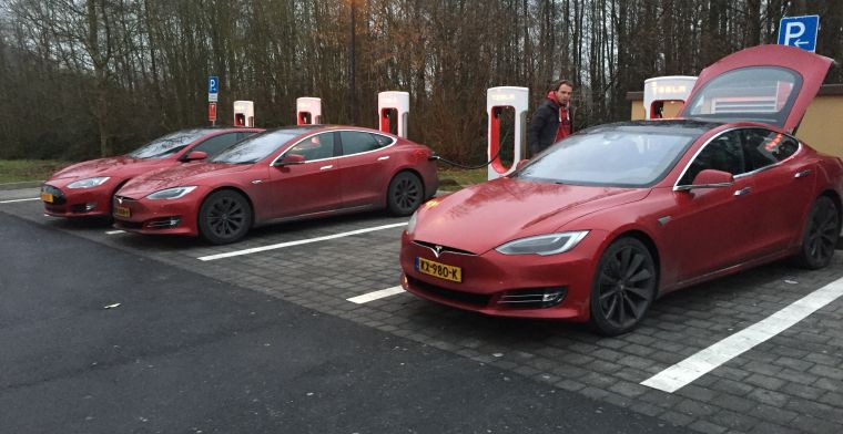 Tesla brengt gratis supercharging terug