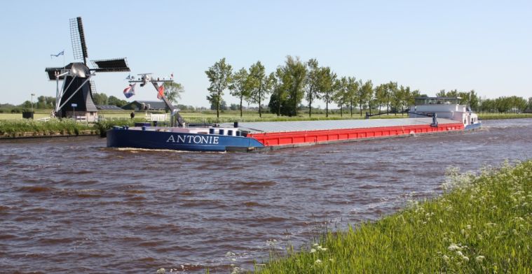 Eerste Nederlandse vrachtschip op waterstof vaart in 2023 uit