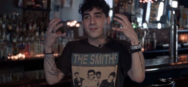 Video: barkeepers genieten van al die Tinder-dates
